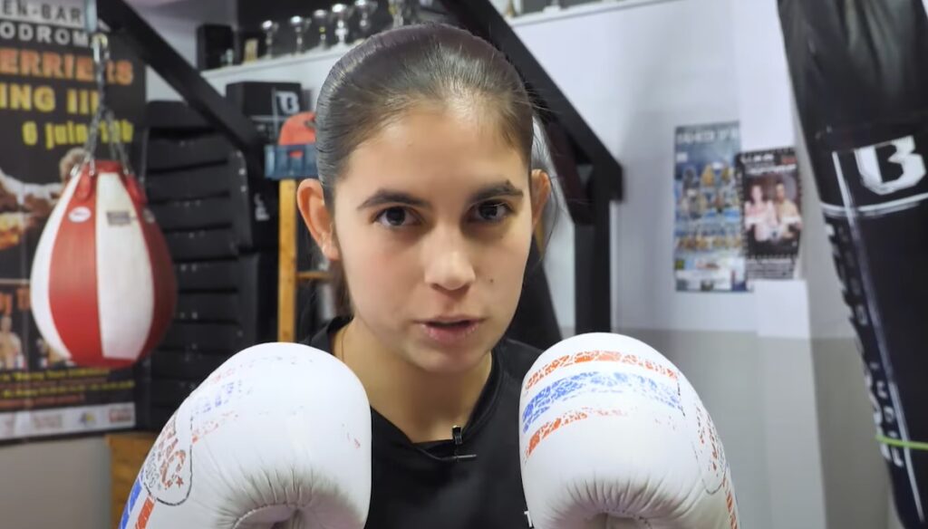 Shaina, championne kick boxing