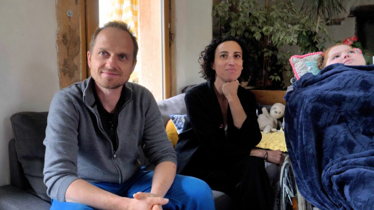 Ce couple a créé "Les Bobos à la ferme". Ce sont des gîtes de répit à La Madelaine-sous-Montreuil. Ils proposent des séjours adaptés aux personnes en situation de handicap.